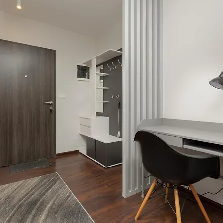 Airport Klobucka By Renters Appartement