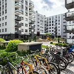 Airport Klobucka By Renters * ワルシャワ