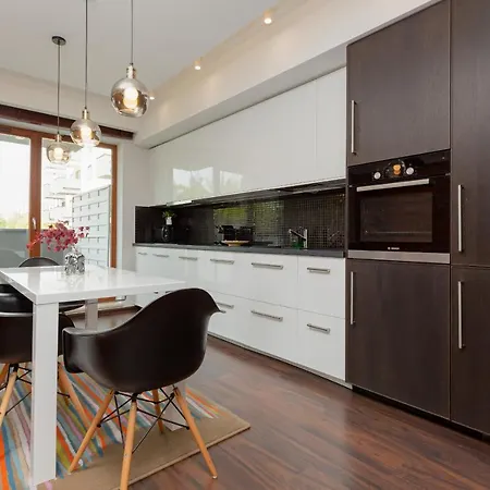 Airport Klobucka By Renters *